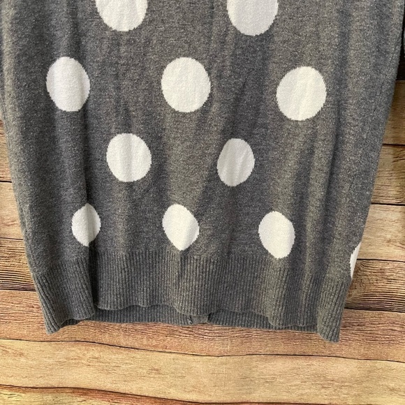 American Eagle Outfitters Women’s Button Cardigan Sweater Gray Polka Dots Medium - Picture 6 of 7